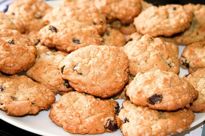 Egg White Oatmeal-Raisin Cookies