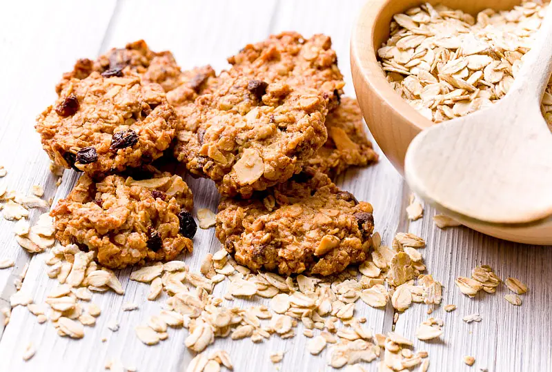 Banana Raisin-Chocolate Chip Oatmeal Cookies