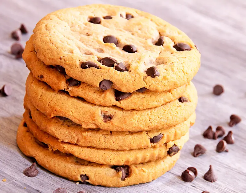 Mom's Peanut Butter & Chocolate Chip Cookies