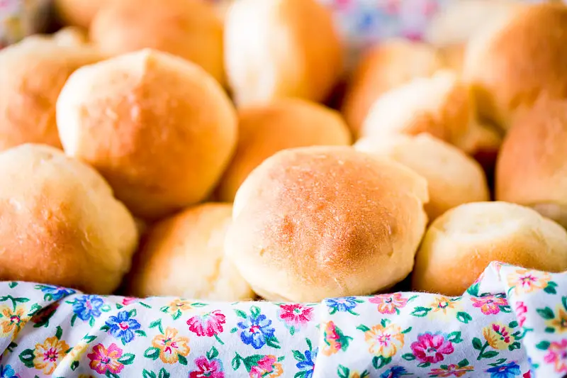 Sunday Dinner Rolls