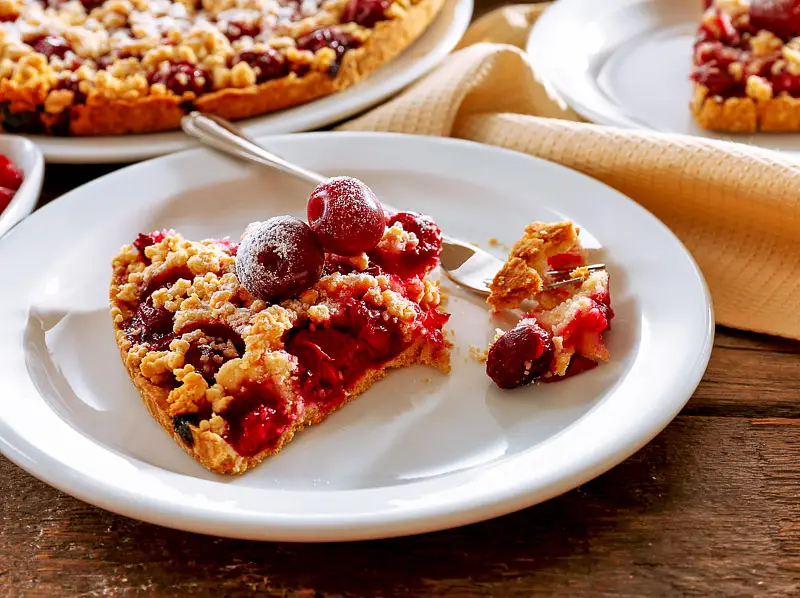 Cherry-Cream Crumble Pie