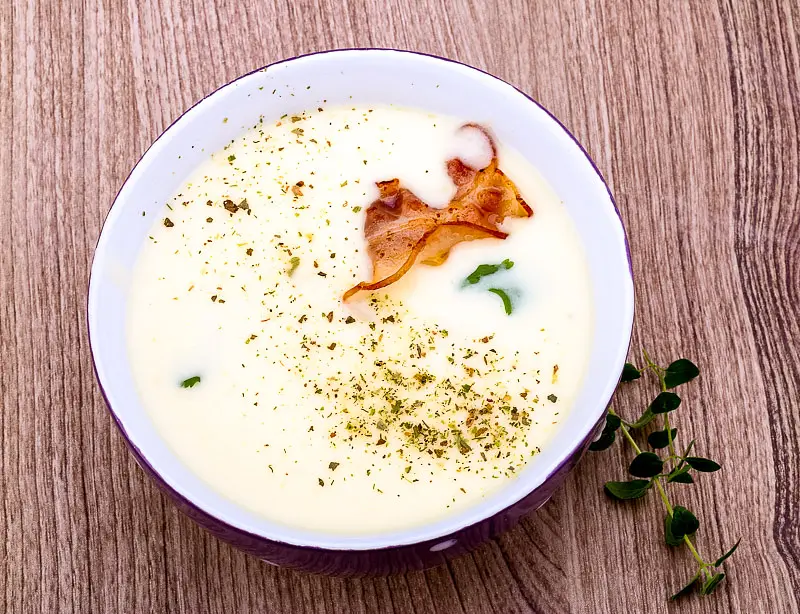 Yummy Bacon-Topped Cheese Soup