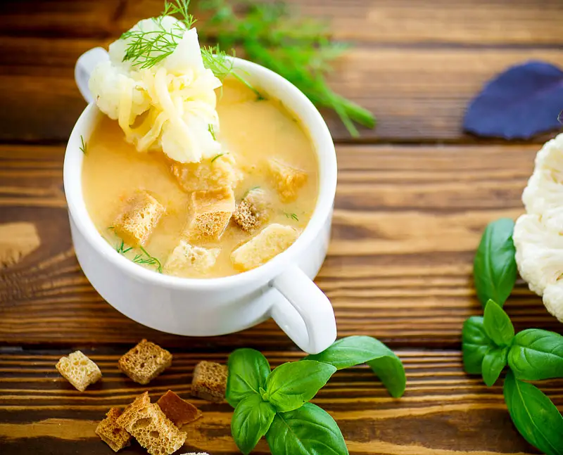 Cream of Cauliflower & Cheese Soup