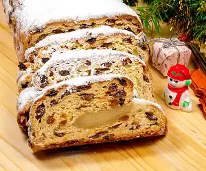 Dark Christmas Cake
