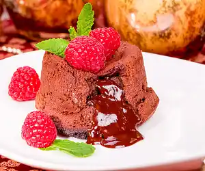 Fudge Filled Cupcakes