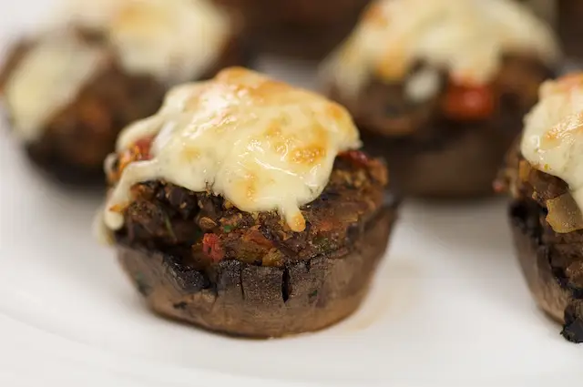Mediterranean Stuffed Mushrooms