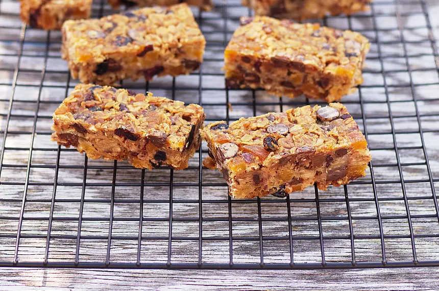 Apricot-Walnut Cereal Bars