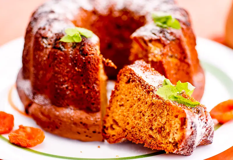 Super Moist Apple Bundt Cake