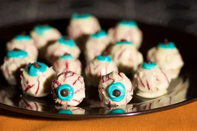 Scary Spooky Halloween Eyeballs
