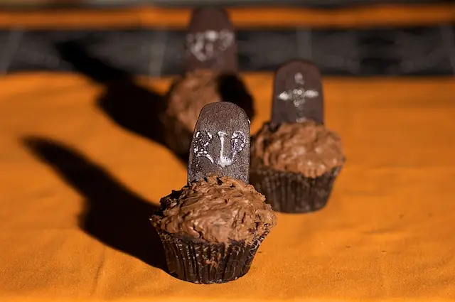 Halloween Grave Yard Cupcake