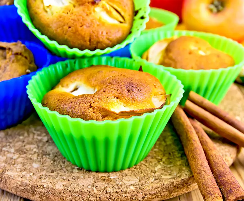 Reduced-Fat Apple Muffins