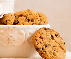 Hershey's Classic Chocolate Chip Cookies