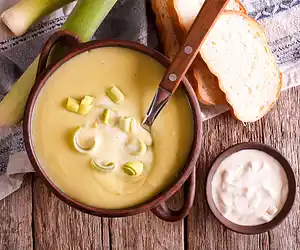 Chilled Vichyssoise/ Cold Leek & Potato Soup