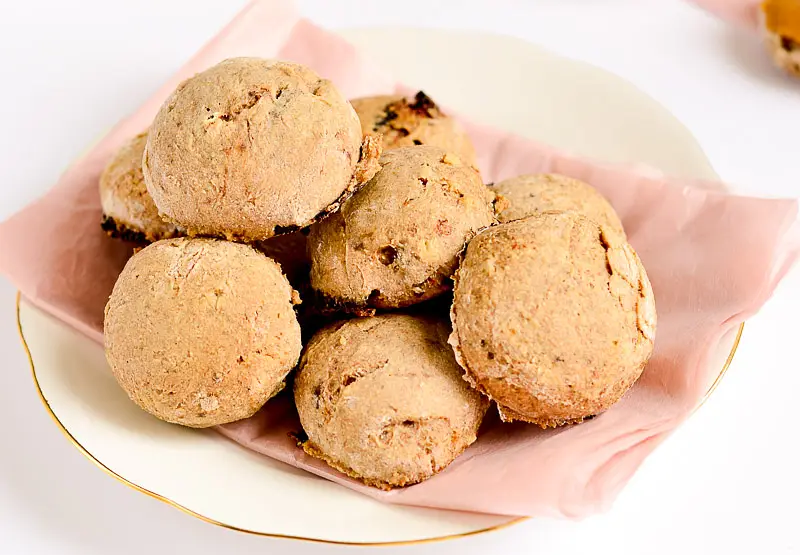 Gruyère Whole Wheat Biscuits with Herbs