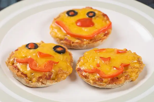 Jack-O-Lantern Halloween Pizzas