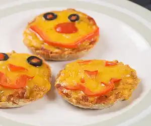 Jack-O-Lantern Halloween Pizzas