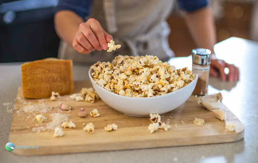 Garlic & Parmesan Popcorn