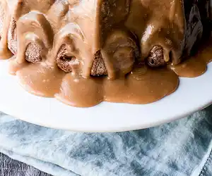 Caramel-Glazed Apple-Pecan Pound Cake