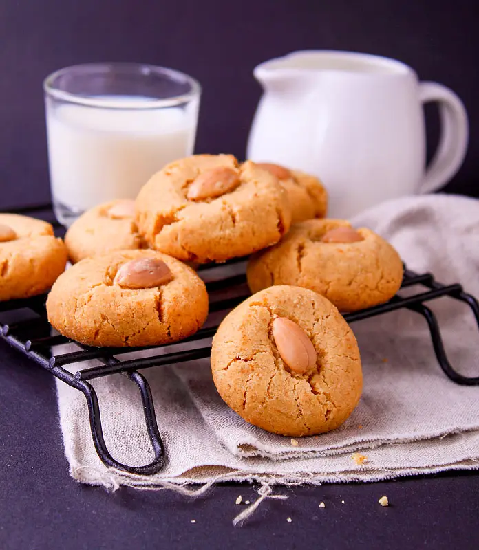 Creamy Smooth Peanut Butter Cookies