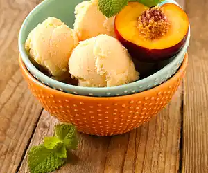 Ben & Jerry's Fresh Georgia Peach Ice Cream