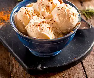Cinnamon Streusel Ice Cream