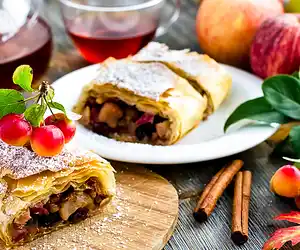 Milopita ( Greek Apple Pastry )
