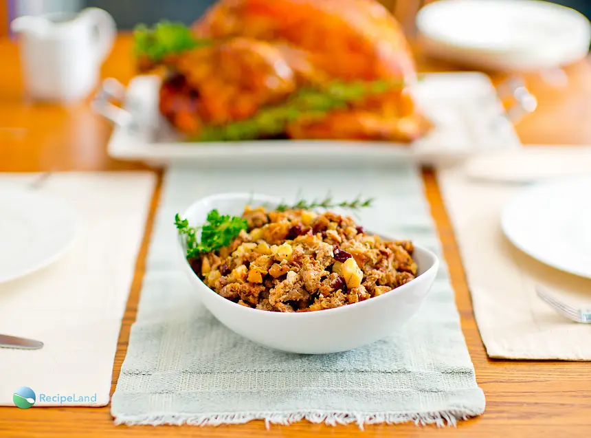 Sausage, Apple & Cranberry Turkey Stuffing 