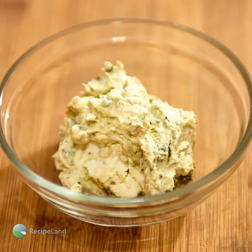 Pesto cream cheese