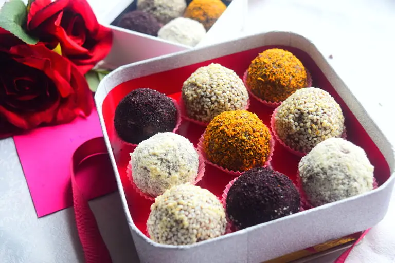 Healthy Date & Cacao Truffles