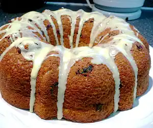 Whole Wheat Applesauce Spice Cake