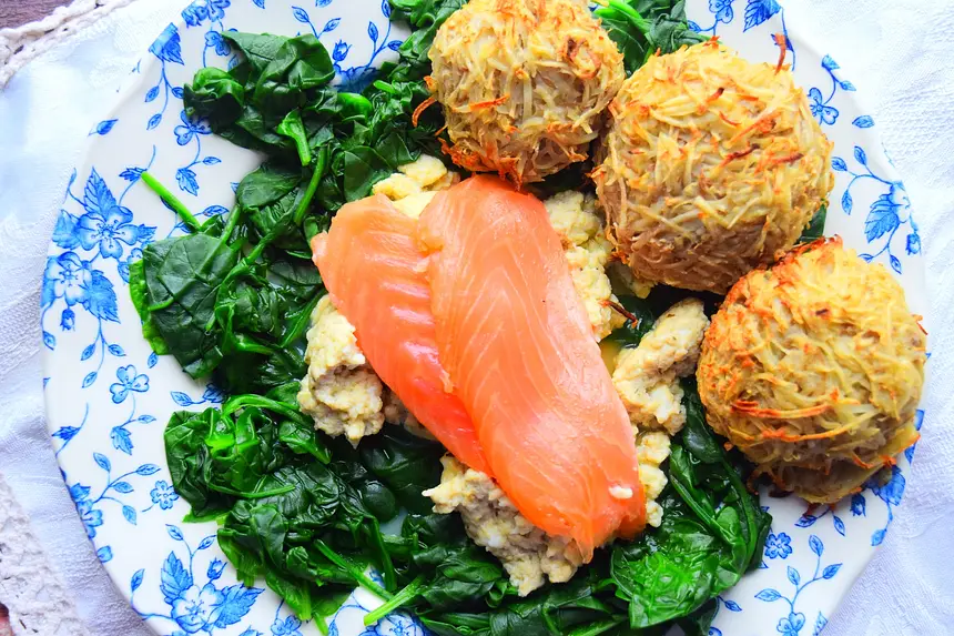 Smoked Salmon & Scrambled Egg With Healthy Hash Browns
