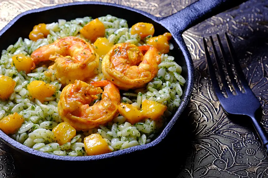 Pesto Risoni with Mango-Curry Shrimps