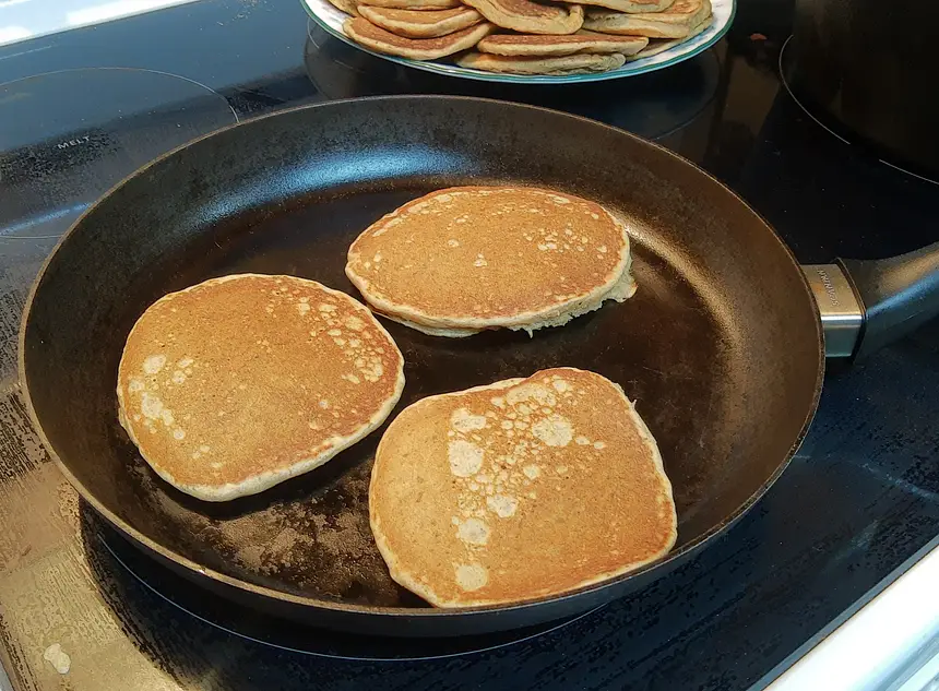 Easy Whole Wheat Pancakes