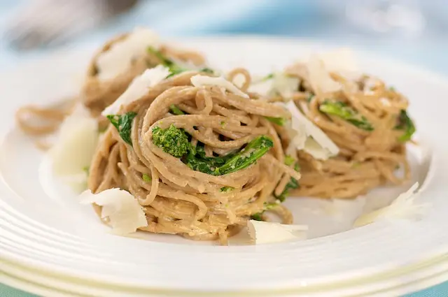 Pasta With Creamy Walnut Sauce & Rapini (Broccoli Rabe)