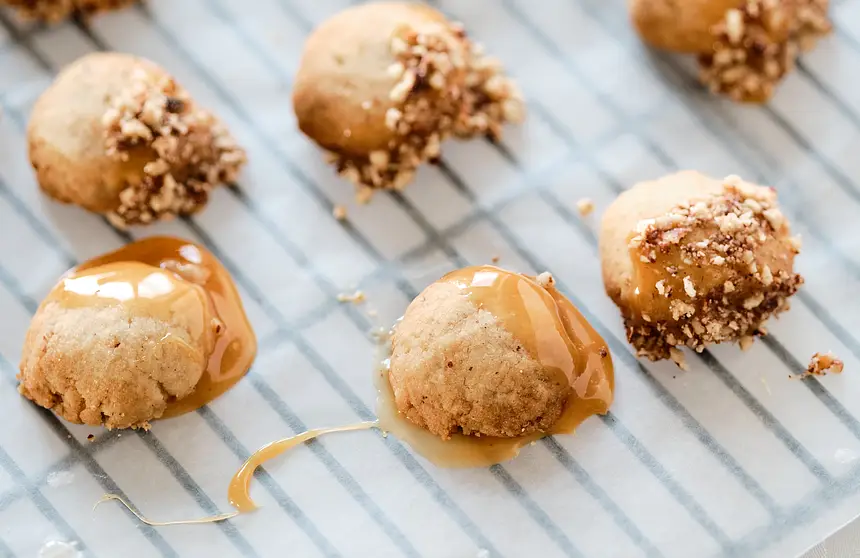 Caramel Nut Acorn Cookies