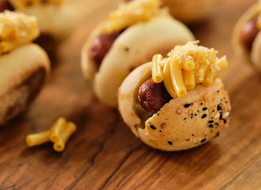 Mac ‘n Cheese Cocktail Sliders