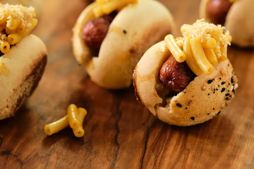 Mac ‘n Cheese Cocktail Sliders