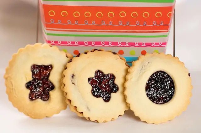 Christmas Linzer Cookies