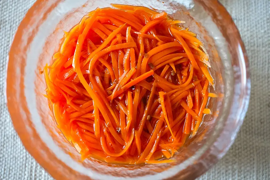 Quick Pickled Carrots - Japanese-Style