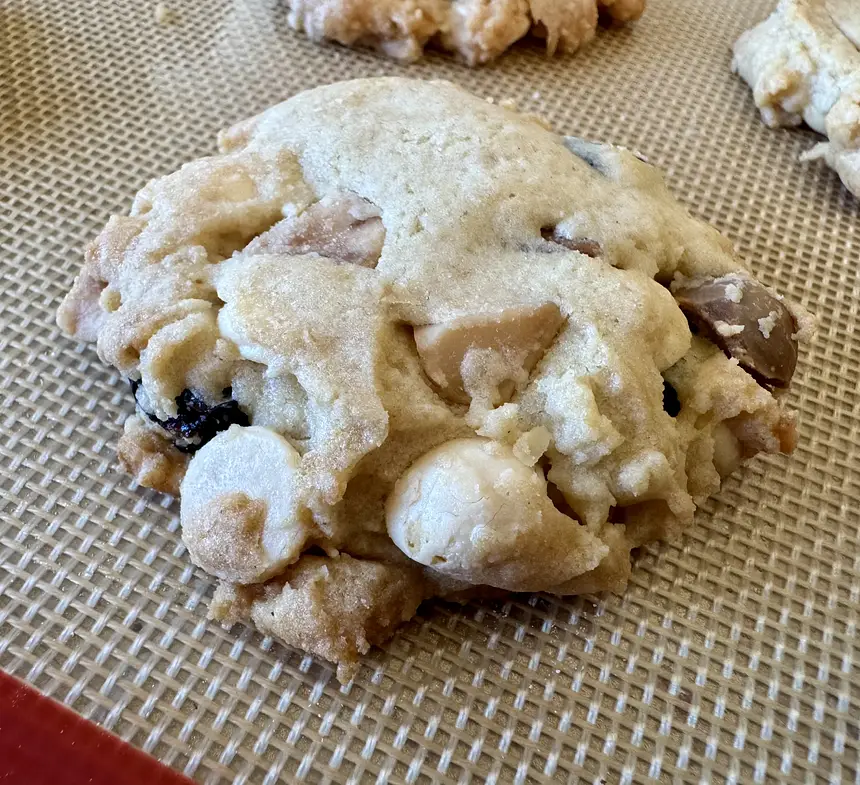 Macadamia Nut & White Chocolate Cookies
