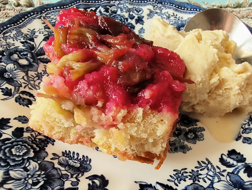 Rhubarb Dump Cake