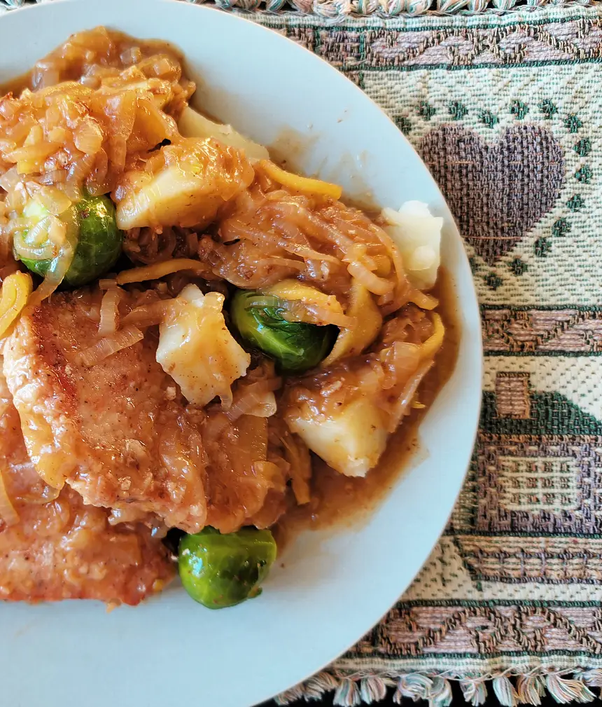 Pork Chops in Onion Sauce