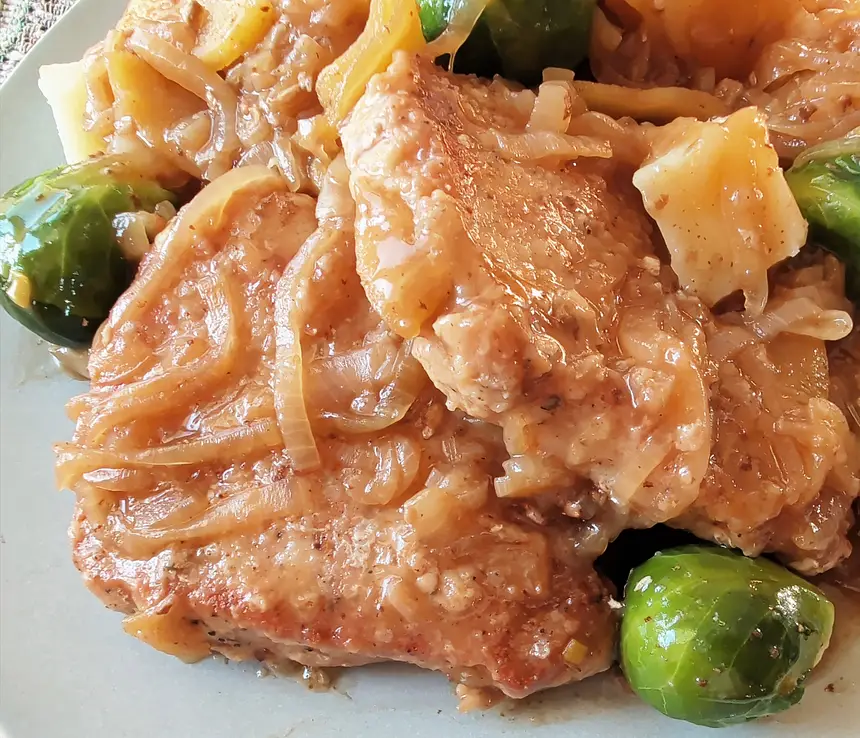 Pork Chops in Onion Sauce