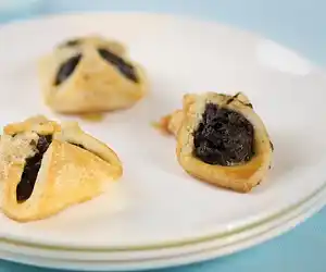 Mushroom & Goat Cheese Puff Pockets