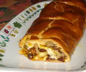 Moist Walnut & Raisin Strudel
