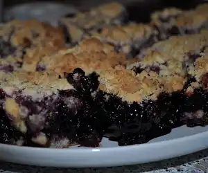 Blackberries Crumb Bars