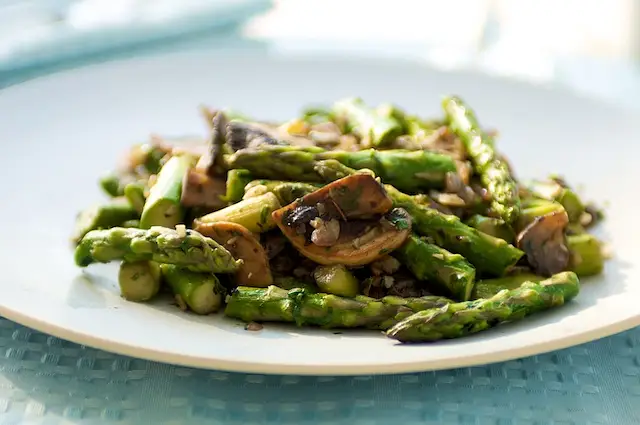 Asparagus with Mushrooms & Fresh Coriander