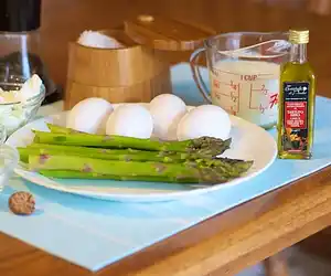 Fluffy Asparagus & Goat Cheese Soufflés