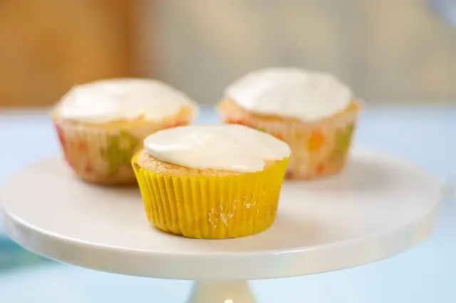 Lemon Cream Cheese Frosting