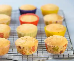 Moist Yogurt Lemon Cupcakes